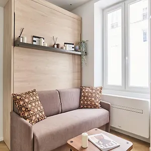 https://superb-studio-tour-eiffel-champ-de-mars.fr-paris.fr